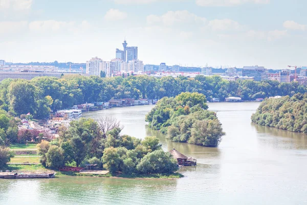 贝尔格莱德和多瑙河全景 塞尔维亚贝尔格莱德萨瓦河和港口 — 图库照片