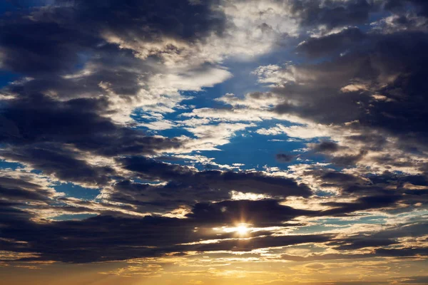 Прекрасне Сутінкове Небо Чорні Хмари Заходом Сонця — стокове фото