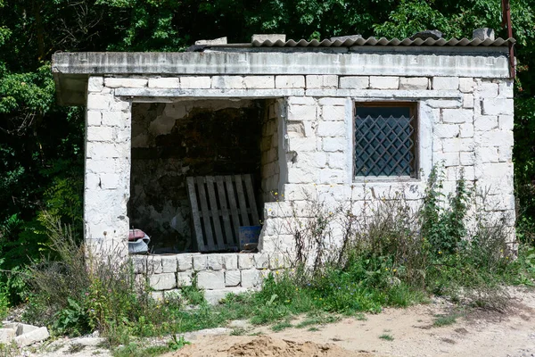 Unfinished Small Cottage Building White Bricks Wall — Zdjęcie stockowe