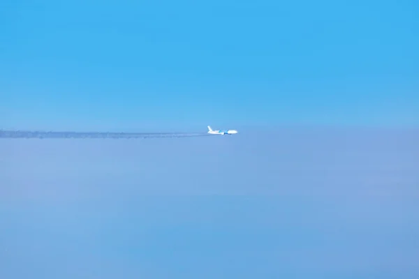 Vliegtuig Vliegzicht Vanaf Het Andere Vliegtuig Vliegtuigen Aan Blauwe Hemel — Stockfoto