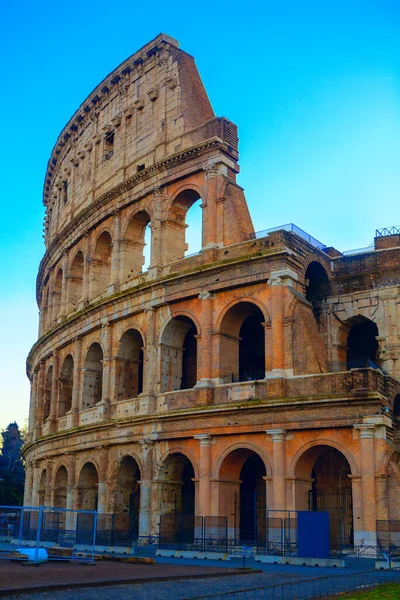 Vista Lateral Coliseu Arquitetura Antiga Roma Itália Arcos Arquitetônicos Antigos — Fotografia de Stock
