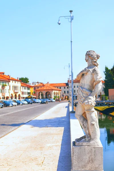 Monumento Rua Castelfranco Veneto Itália Estátua Mármore Cidade Velha — Fotografia de Stock