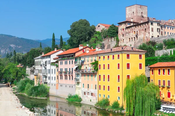 Castello degli Ezzelini Bassano del Grappa İtalya. İtalyan eski kasabasında ikamet yeri
