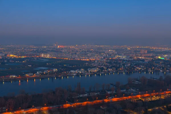 Wiens Panorama Kvällen Flygfoto Över Wien Stad Med Upplysta Gator — Stockfoto
