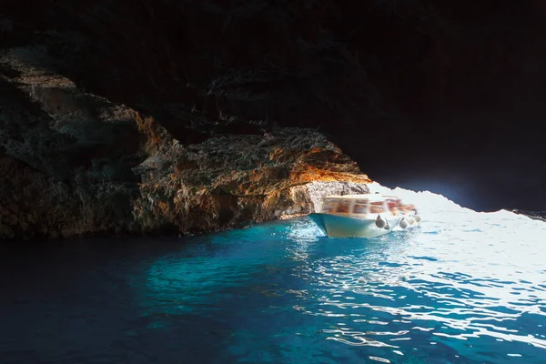 Blue Grotto ve tekne turu, Capri Adası mağarası. 