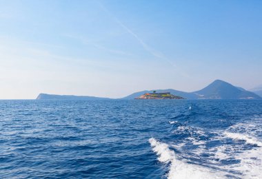 Adriyatik Denizi, Hırvatistan ve Karadağ sınırındaki Mamula Adası