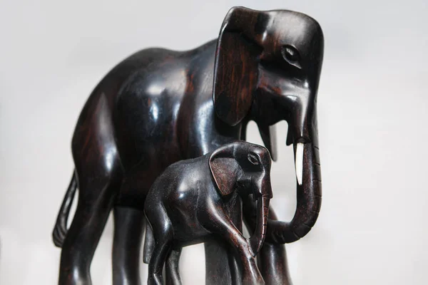 Elephants Mother Child Wild Animals Ebony Figurine — Zdjęcie stockowe
