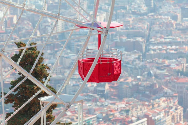 Óriáskerék Kunyhó Város Felett Tibidabo Vidámpark Barcelonában — Stock Fotó