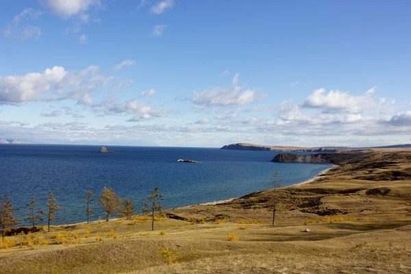 Piękną panoramą nad jezioro Bajkał, Federacja Rosyjska — Zdjęcie stockowe