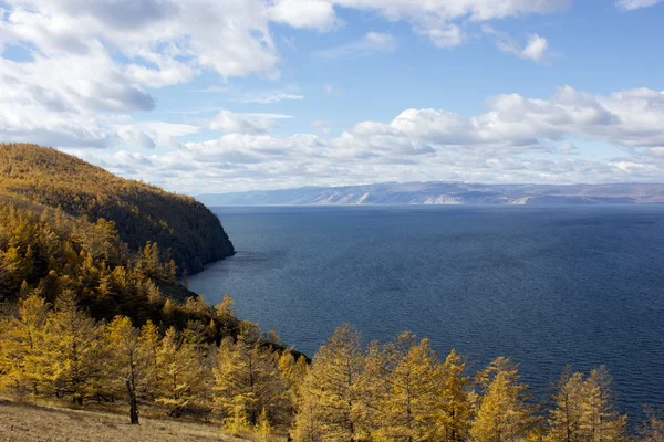 Nádherné panorama nad jezero Bajkal, Rusko — Stock fotografie