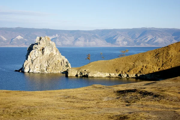Deniz Baykal olkhon Island, Rusya üzerinde kayalık uçurum