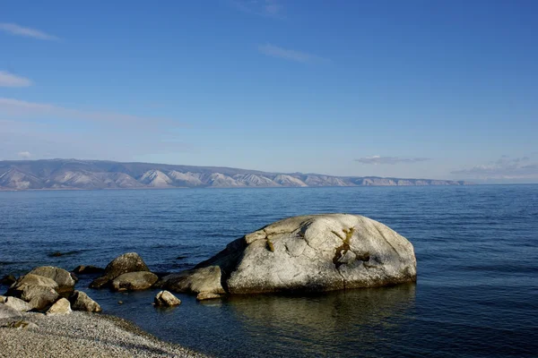 Výhled na jezero Bajkal z ostrově olkhon, Rusko — Stock fotografie