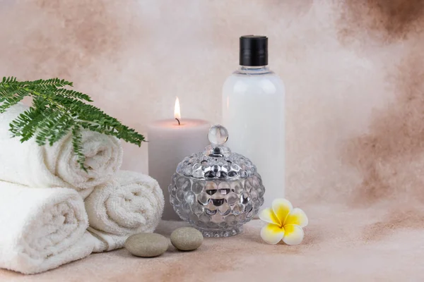 Spa Stilleben Behandling Sammansättning Massagebord Wellness Center Vriden Varm Handduk — Stockfoto