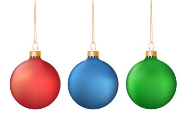 Beyaz arka planda izole edilmiş gerçekçi renkli noel topları.