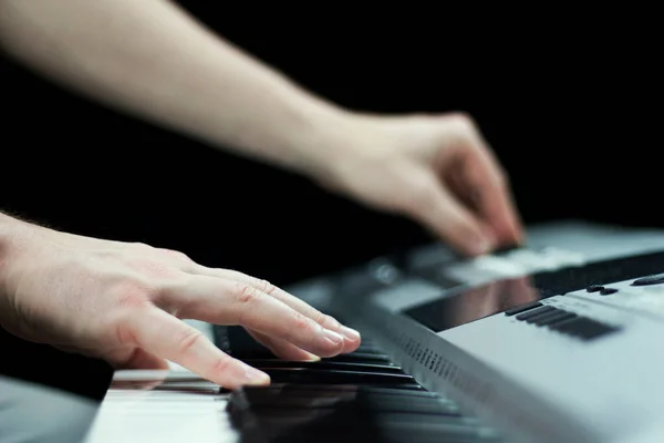 Close Man Hands Playing Mixing Elektronic Piano — Stock Photo, Image