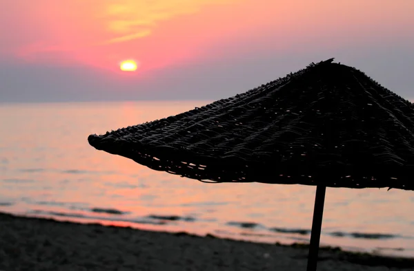 Playa y puesta de sol — Foto de Stock