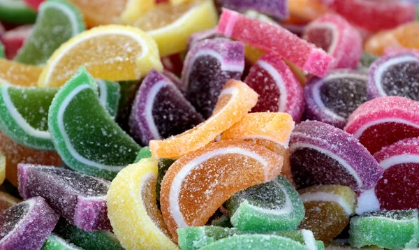 Bunte fruchtig weiche Bonbons — Stockfoto