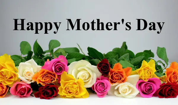 Rosas coloridas e texto "Feliz Dia das Mães" Fotos De Bancos De Imagens Sem Royalties