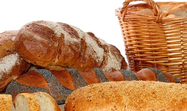 Olika bröd i bageriet — Stockfoto