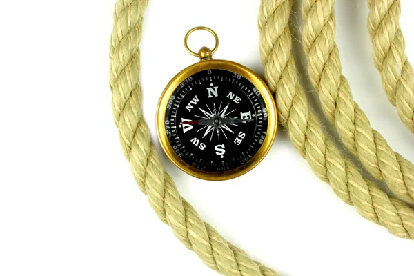 Старий компас і мотузка — стокове фото