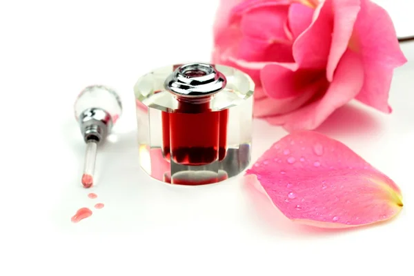 Rosas rosadas y perfume — Foto de Stock