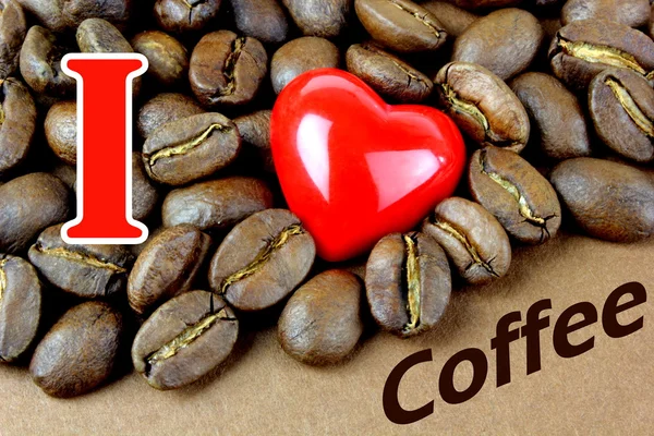 Café, granos de café, corazón rojo — Foto de Stock