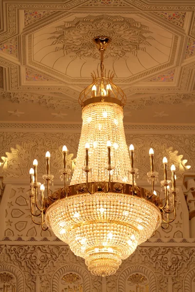 Lustre bonito em uma mesquita — Fotografia de Stock