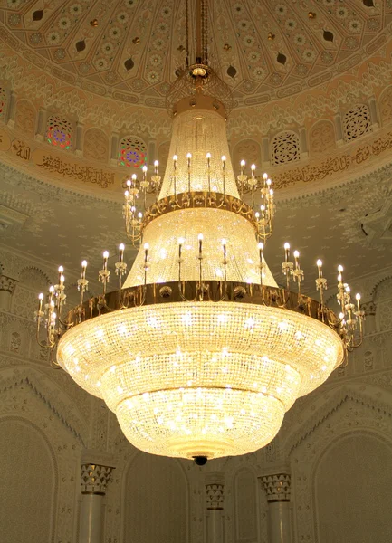 Kronleuchter in einer Moschee — Stockfoto