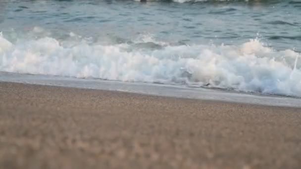 Playa y olas marinas — Vídeo de stock