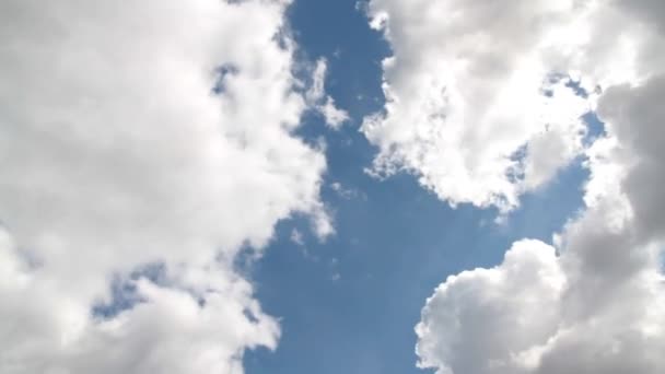 Fast moving clouds.and blue sky — Stock Video