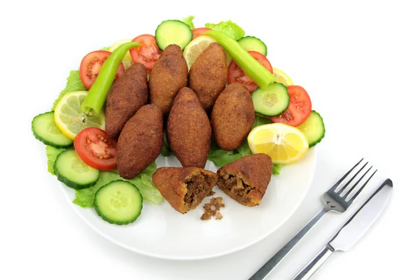Turkisk maträtt, fyllda köttbullar med bulgur-(icli Kofte ) — Stockfoto