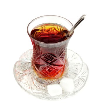 Türk çayı ile geleneksel kristal cam