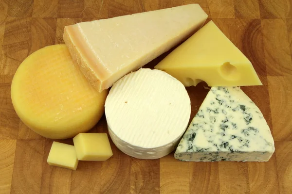 Vários queijos — Fotografia de Stock