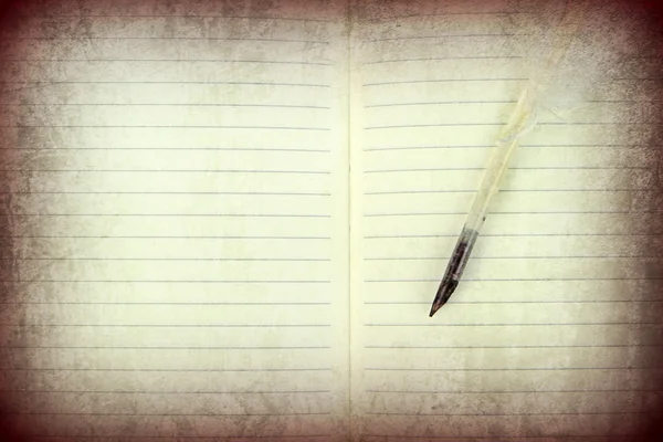 Quill pen and old notebook. — Stock Photo, Image