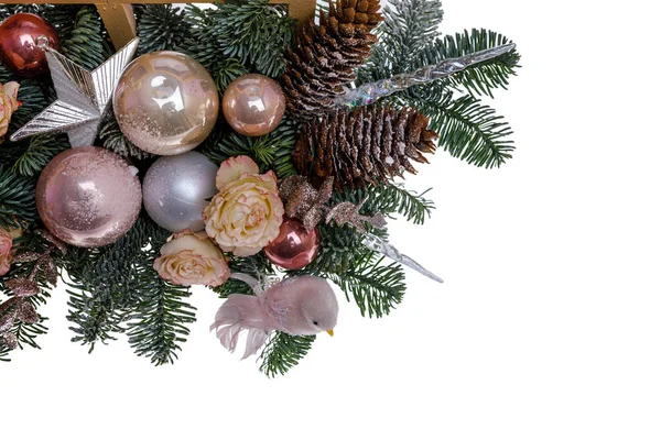 Krásná Zimní Vánoční Květinová Kompozice Čerstvých Nobilis Krabici Klobouky Bavlna — Stock fotografie