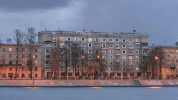 Evening City Residential Buildings Lighted Windows Embankment — Stock Photo, Image