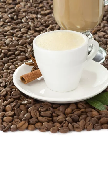 Filiżanka kawy i fasoli — Zdjęcie stockowe