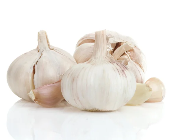 Knoblauch pflanzliche Gewürze isoliert auf weiß — Stockfoto