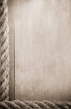 ahşap zemin üzerinde gemi halatları