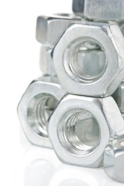 beyaz üzerine metal fındık aracı