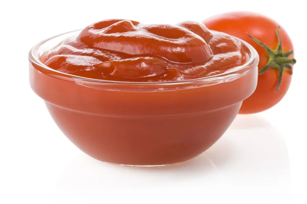 Salsa de tomate aislada sobre blanco — Foto de Stock