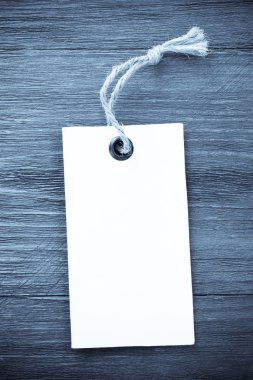 ahşap tahta üzerinde fiyat etiketi etiket