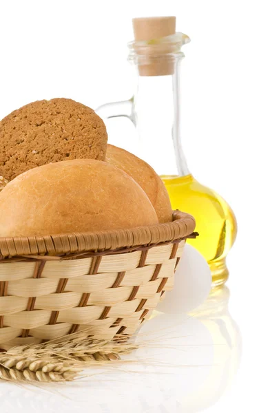 Friss kenyér fehér alapon — Stock Fotó