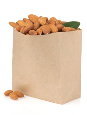 beyaz üzerine ceviz badem