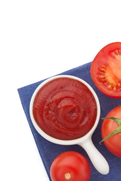 Fresh tomato and ketchup — Stock Photo, Image