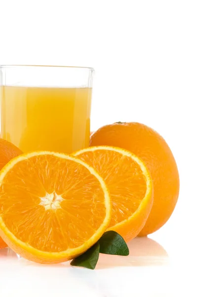 Zumo de naranja en vaso —  Fotos de Stock
