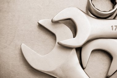 İngiliz anahtarı aracı