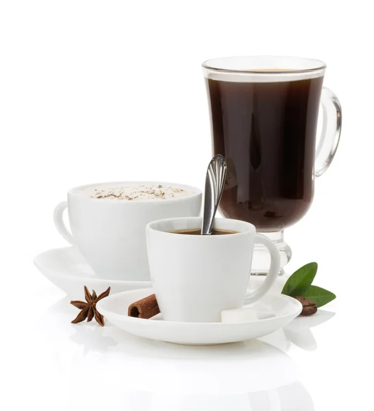 Šálek kávy na bílém — Stock fotografie