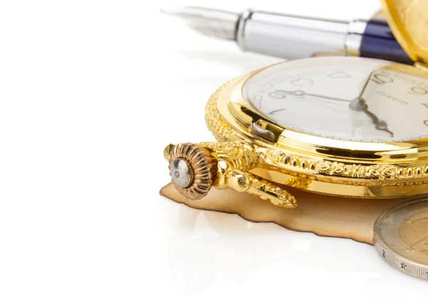 Watch and ink pen at parchment — Stock Photo, Image