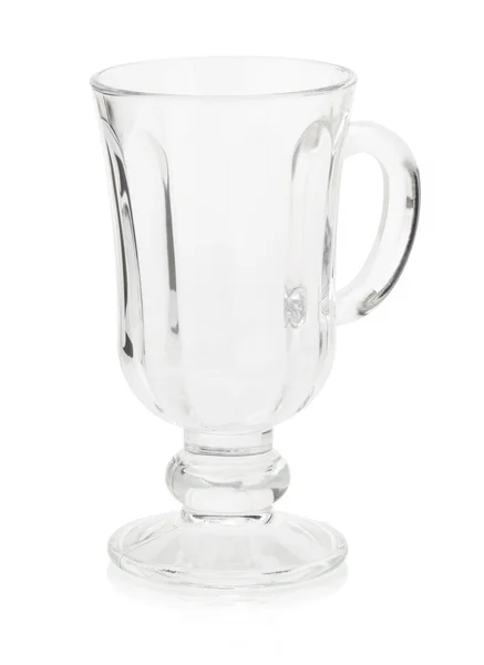 Copo de vidro vazio no branco — Fotografia de Stock